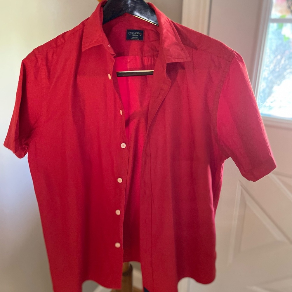 Untuckit Soft Wash Short-Sleeve Briscoe Shirt - Medium / Regular Fit / Red